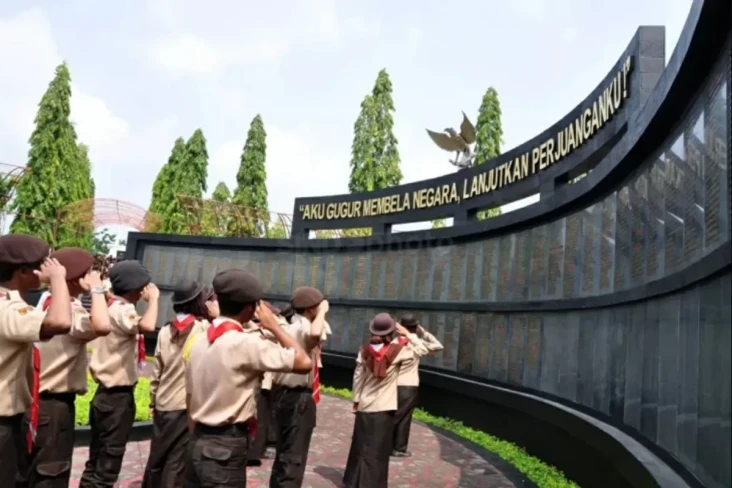 Susunan Upacara Bendera...