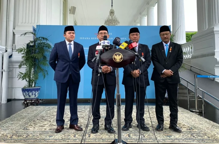 Soeharto Pahlawan Nasional,...