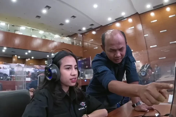 Azia Riza Jadi Call...
