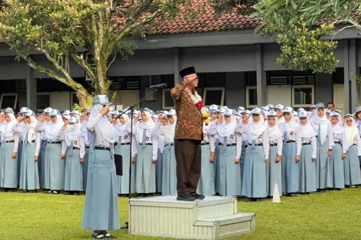 10 SMA Paling Berprestasi...
