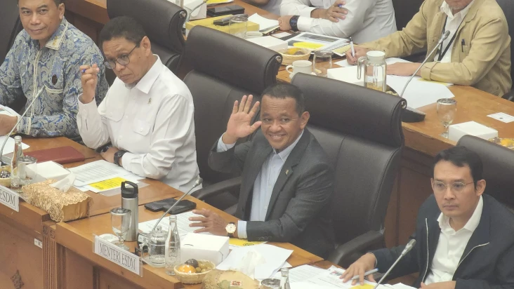 Dongkrak Produksi Minyak,...