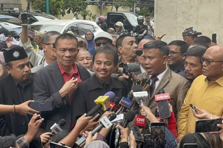 Roy Suryo Cs Yakin Tak...
