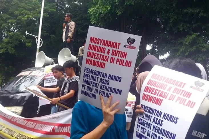 Warga Wawonii Minta...