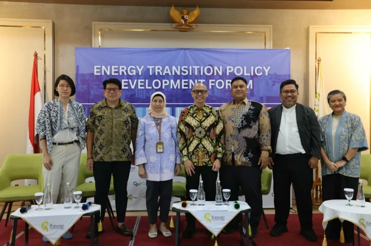 Transisi Energi Belum...