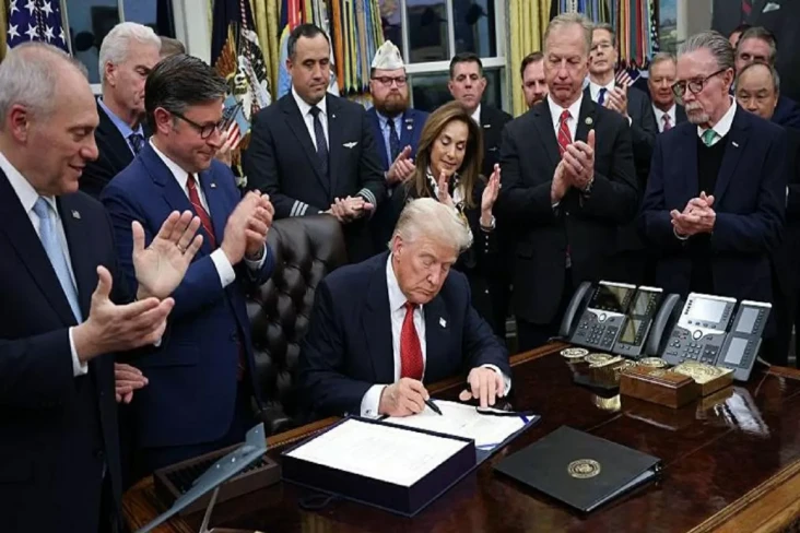 Donald Trump Akhiri...