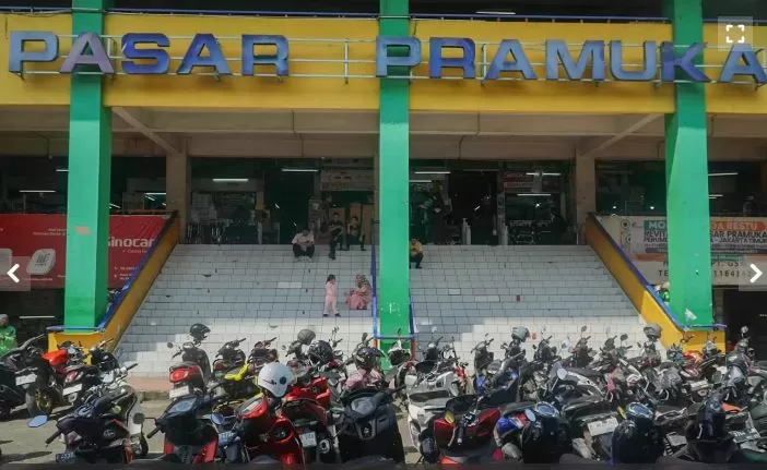 Revitalisasi Pasar Pramuka...