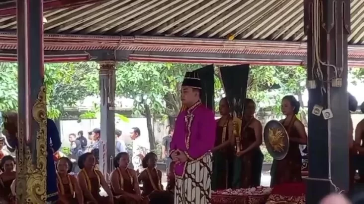 Penobatan Gusti Purbaya...