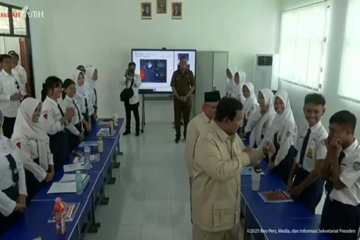 Momen Lucu Prabowo Tantang...
