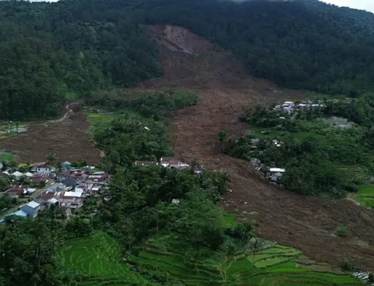 Korban Longsor Banjarnegara...