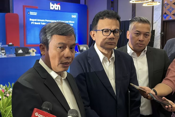Fanatik di Perumahan,...