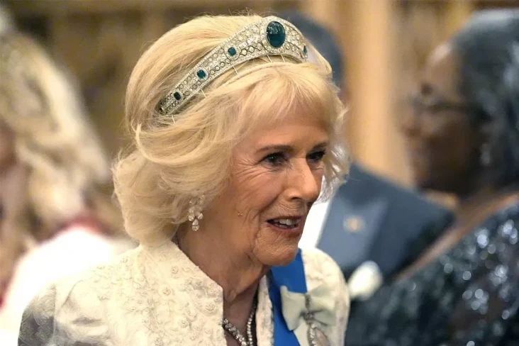 Penampilan Ratu Camilla...