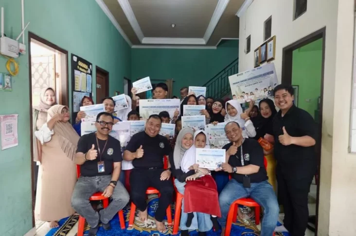 PNM Salurkan Beasiswa...