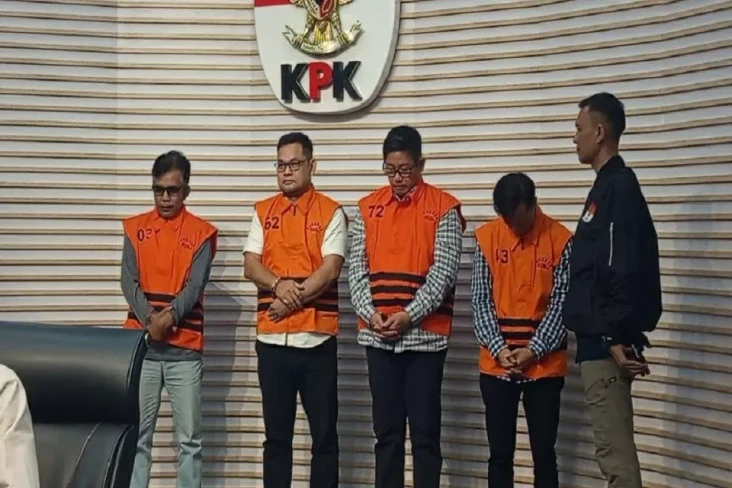 KPK Tahan 4 Tersangka...