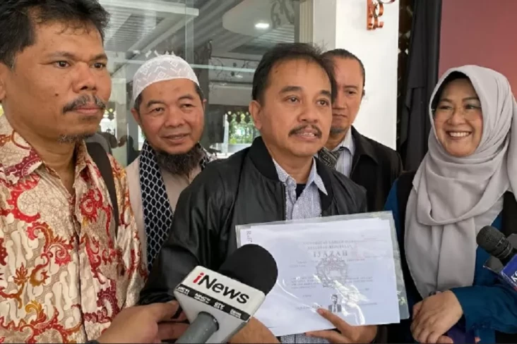 Pencekalan Roy Suryo...