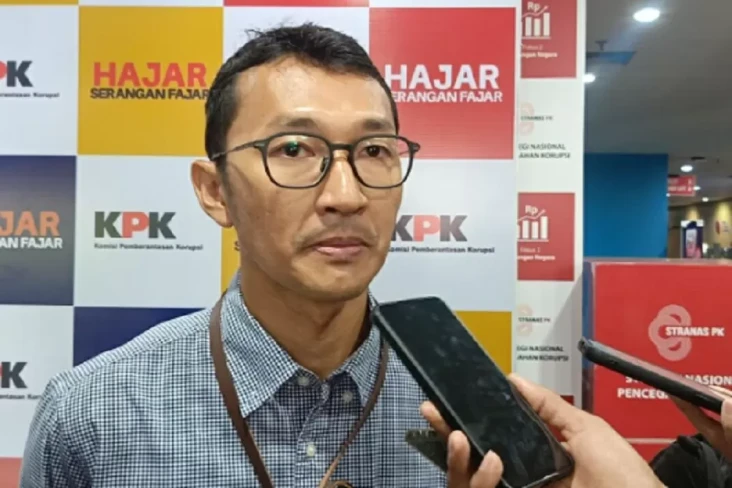 KPK Periksa 350 Biro...