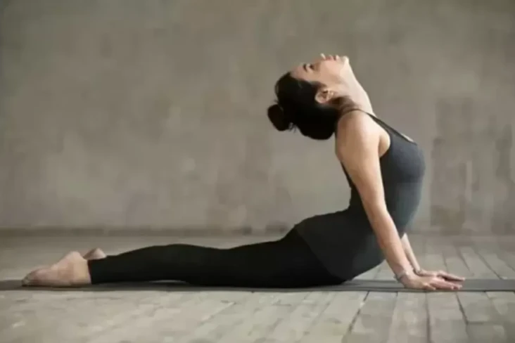 5 Manfaat Yoga di Rumah...