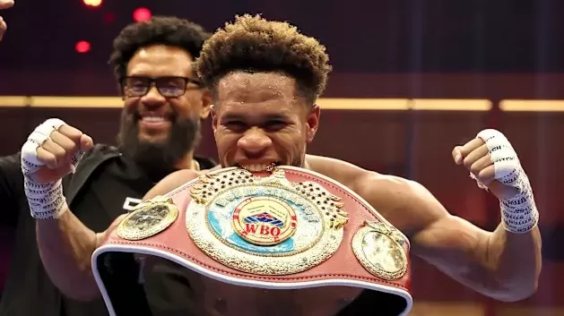 Devin Haney Juara Dunia...