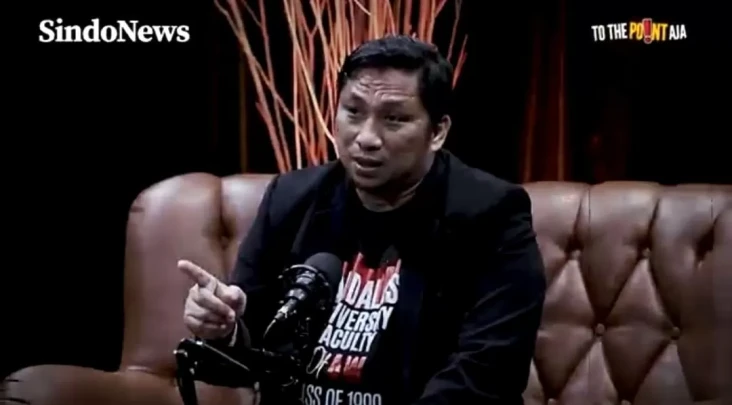 Polemik Ijazah Jokowi,...