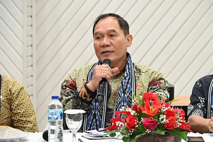 Anggota DPR Pertanyakan...