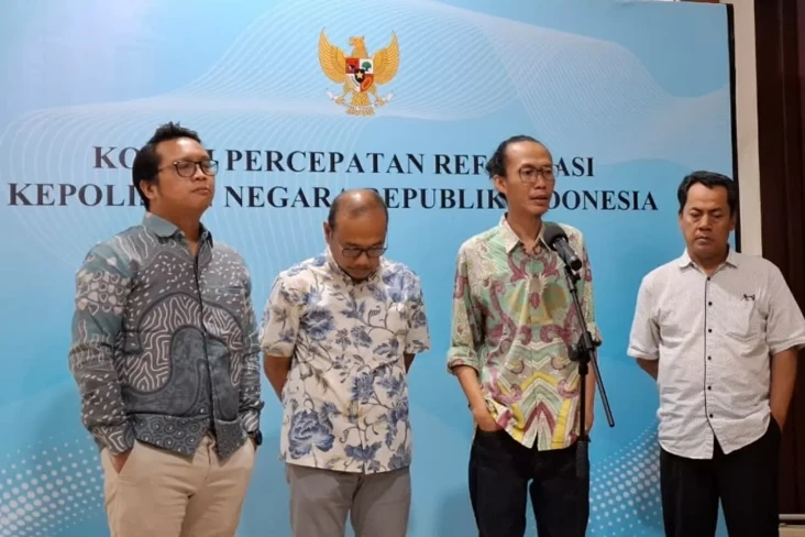 Walhi Dorong Komisi...