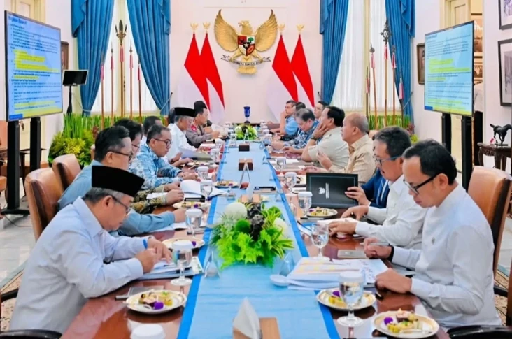 Prabowo Tugaskan Pratikno...