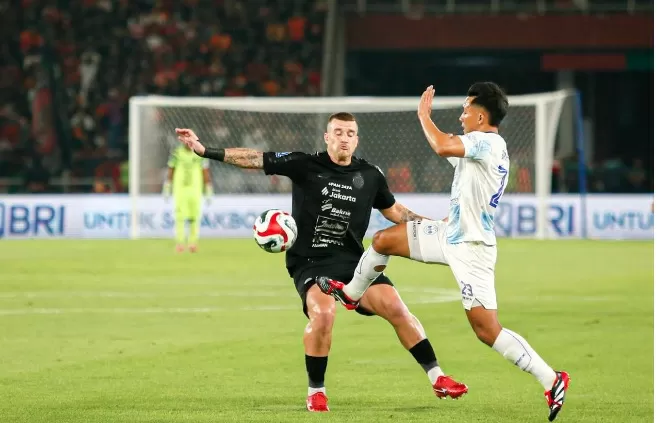 Persija Rayakan HUT...