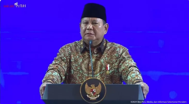 Prabowo Sambut Tamu...