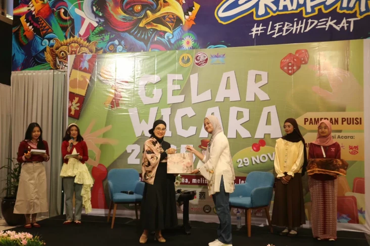 Okky Madasari Berbagi...