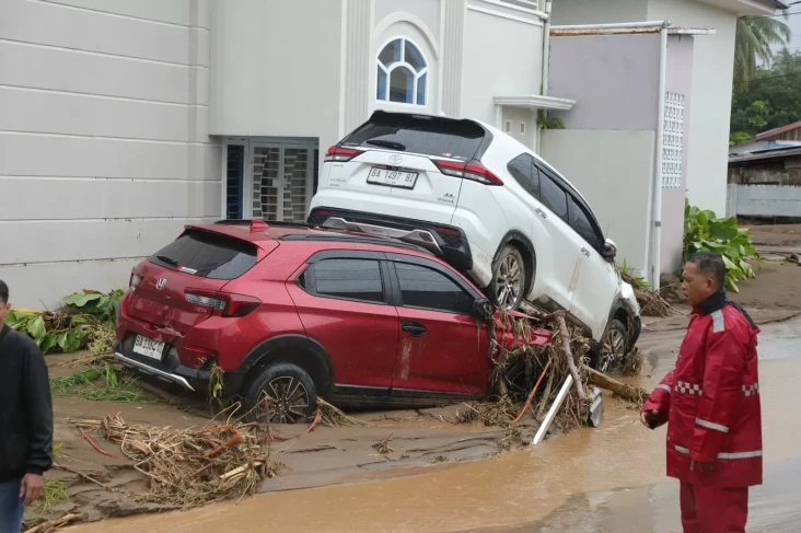 Update Korban Banjir-Tanah...