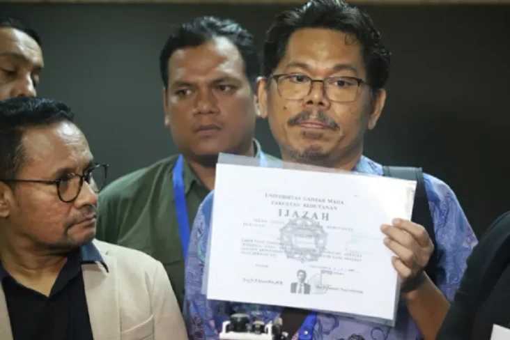 Bonatua Silalahi Tolak...