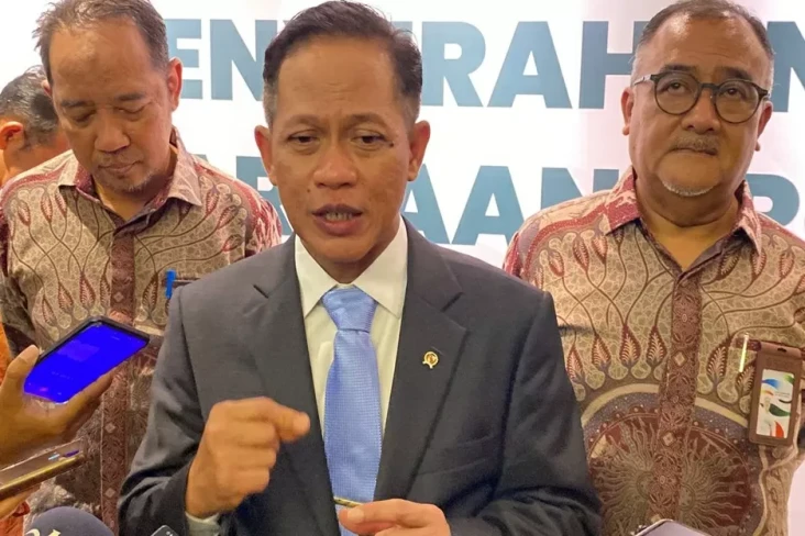 Panggil 8 Korporasi...