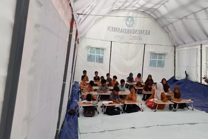 1.009 Sekolah Terdampak...
