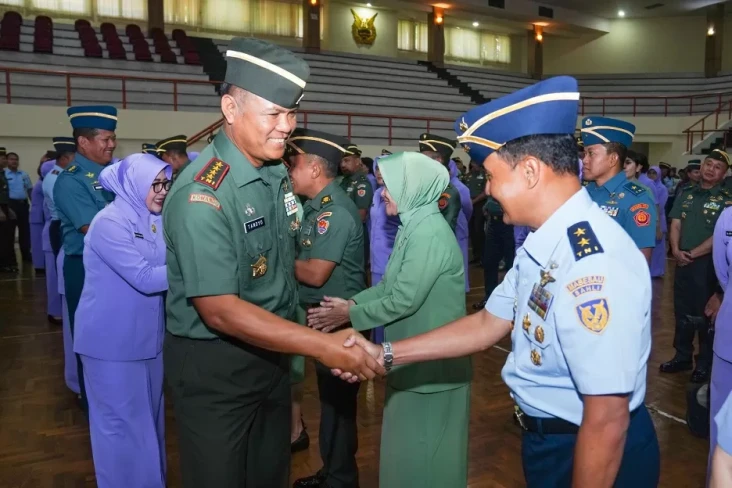 139 Perwira Tinggi Naik...