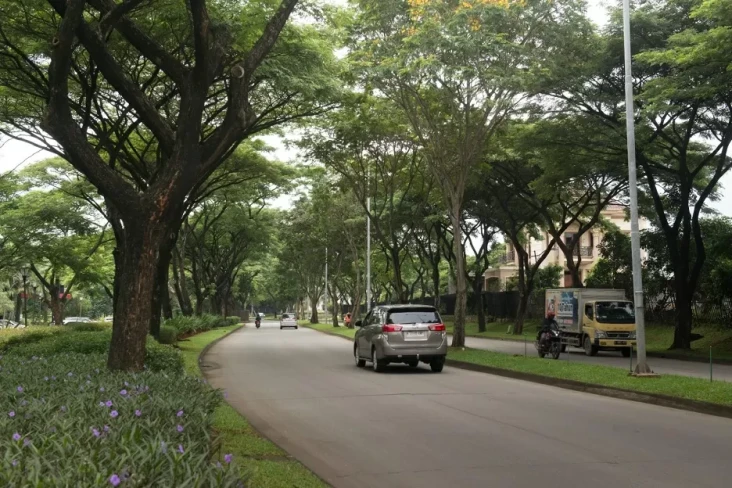 Lippo Cikarang Perkuat...