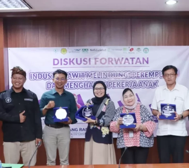 Industri Sawit Komitmen...