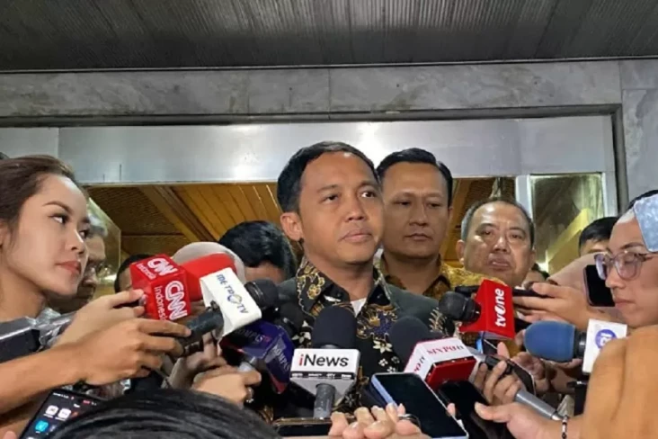 Menhut Raja Juli Siap...
