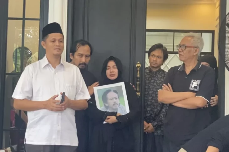 Jelang Pemakaman, Istri...