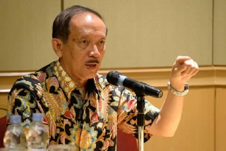 Eks Sekjen Kemenhut:...