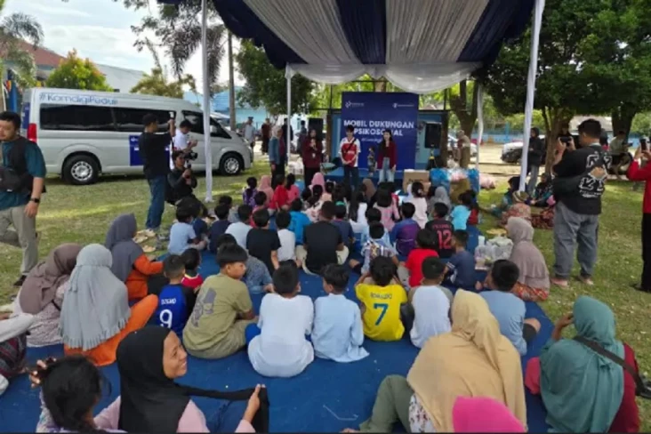 Anak Korban Banjir Sumbar...