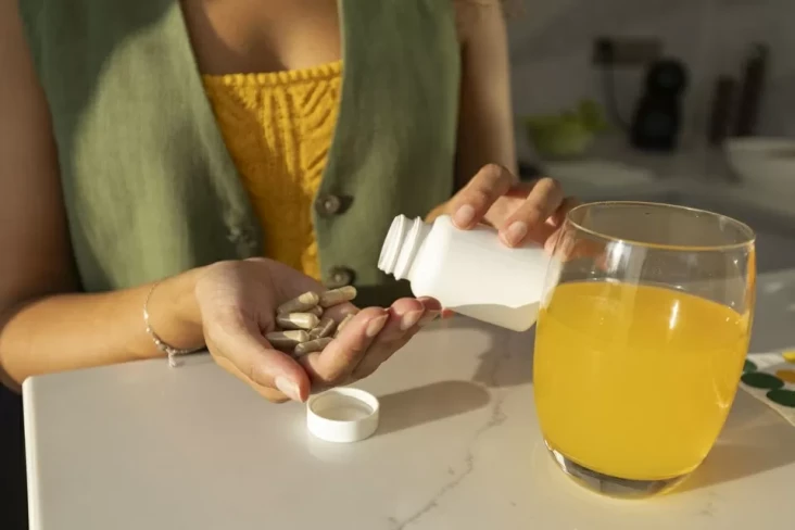Bahaya Konsumsi Vitamin...