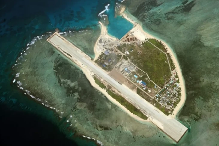 Ribut di Laut China...