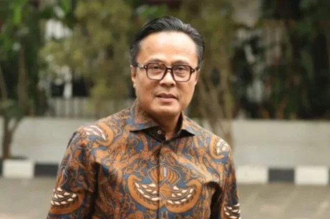 Konsolidasi Besar-besaran,...