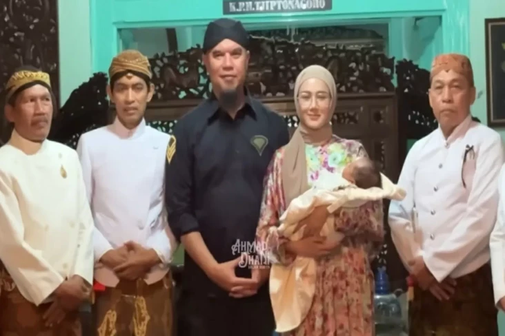 Ahmad Dhani dan Mulan...