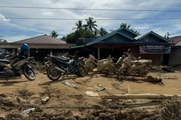 60 Perguruan Tinggi...