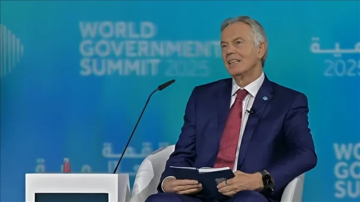 Tony Blair Didepak dari...