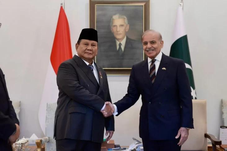 Bertemu PM Pakistan,...