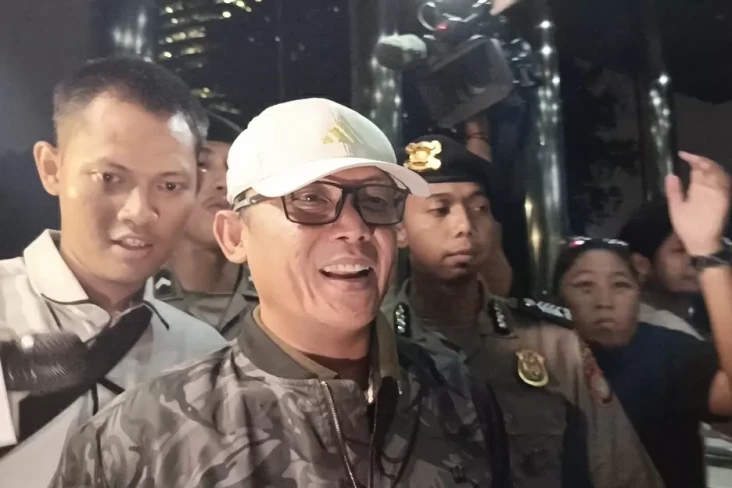 Tiba di Kantor KPK usai...