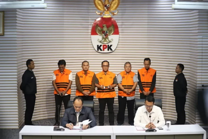 KPK Tetapkan Bupati...