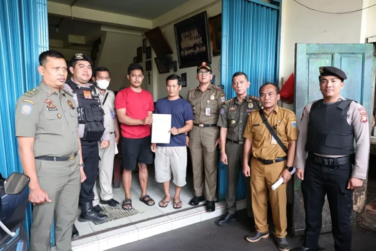 Satpol PP Jakarta Tindak...