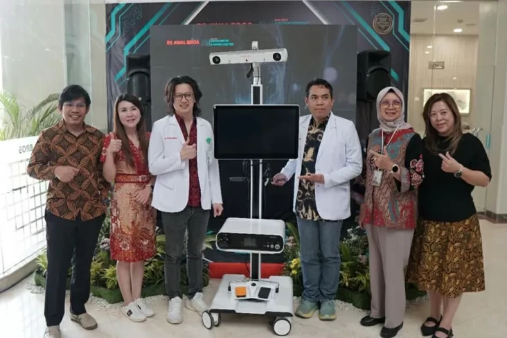 Operasi Robotik Lutut...